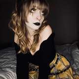 284924237179793408 from fansly